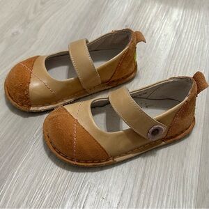 Adorable! Pipit dress shoes tan leather and suede toddler 8